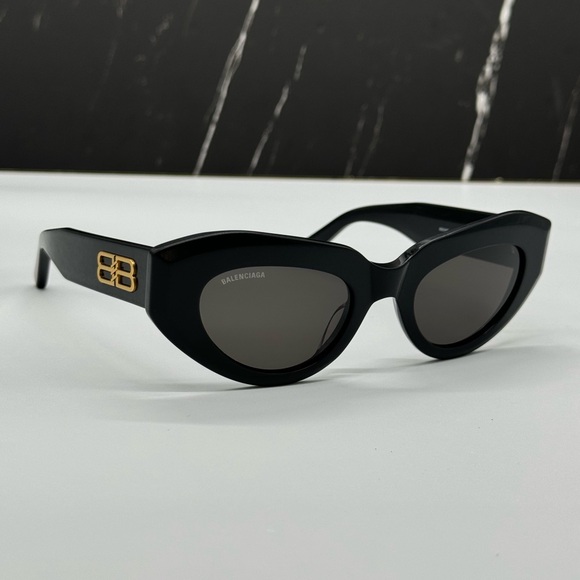 NEW BB0236S 001 BALENCIAGA BLACK WOMEN CAT EYE BALENCIAGA SUNGLASSES - Picture 6 of 12